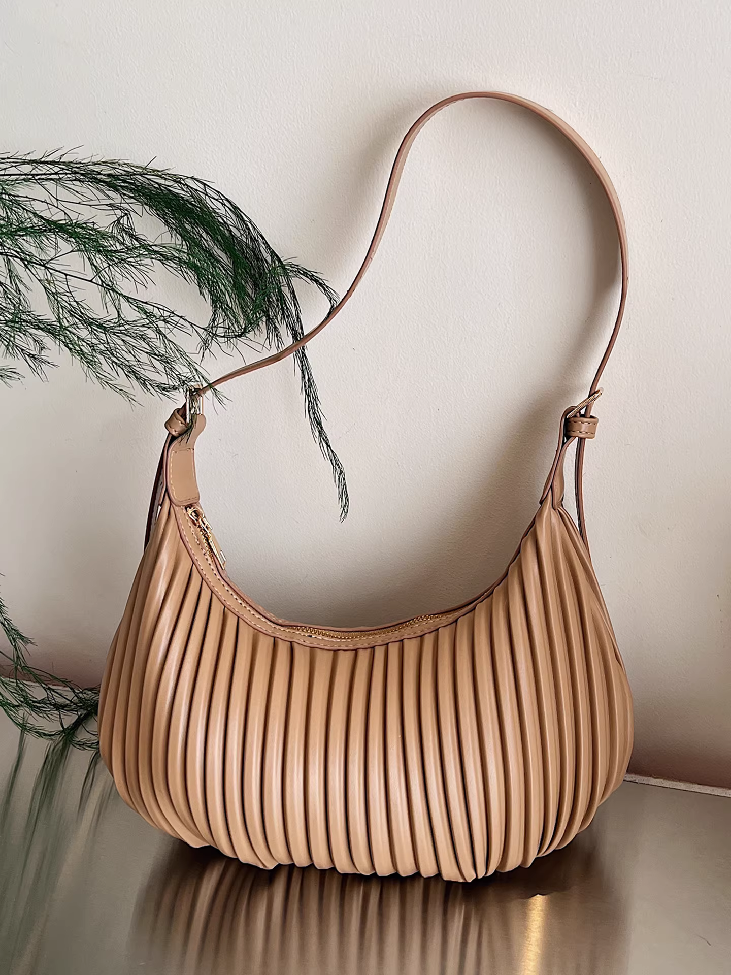 Túi xếp ly nữ, dung tích lớn, thiết kế độc đáo thu đông 2025, túi đeo chéo retro, túi đeo vai/nách kiểu bánh bao.