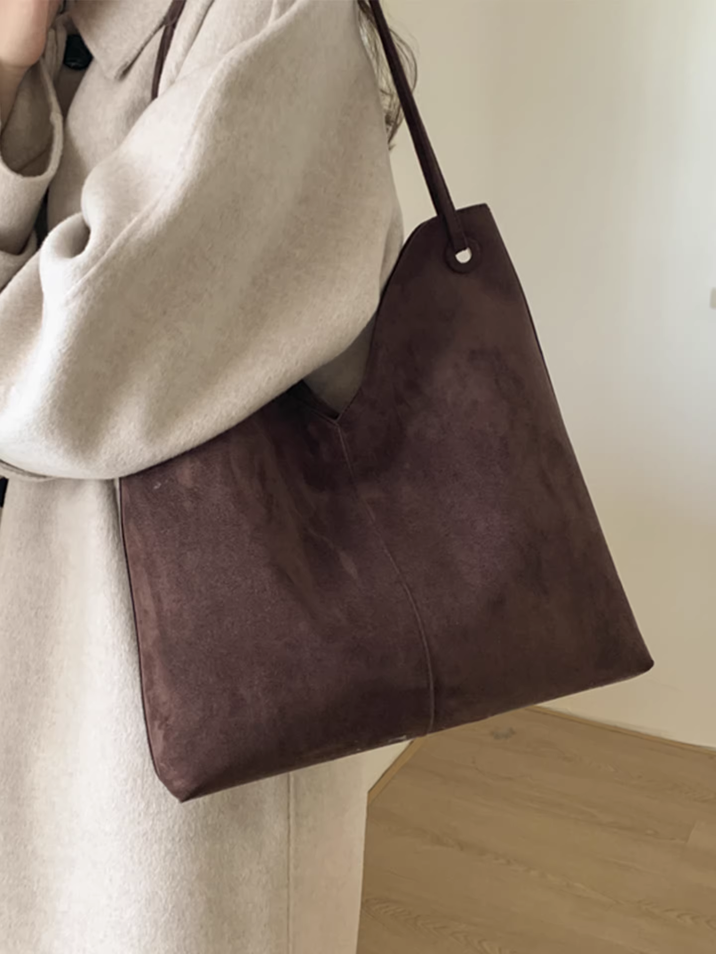 Túi xách nữ cỡ lớn, mẫu mới thu đông 2025, đa năng, chất liệu mờ retro, túi đeo vai, chất lượng cao, thích hợp đi làm