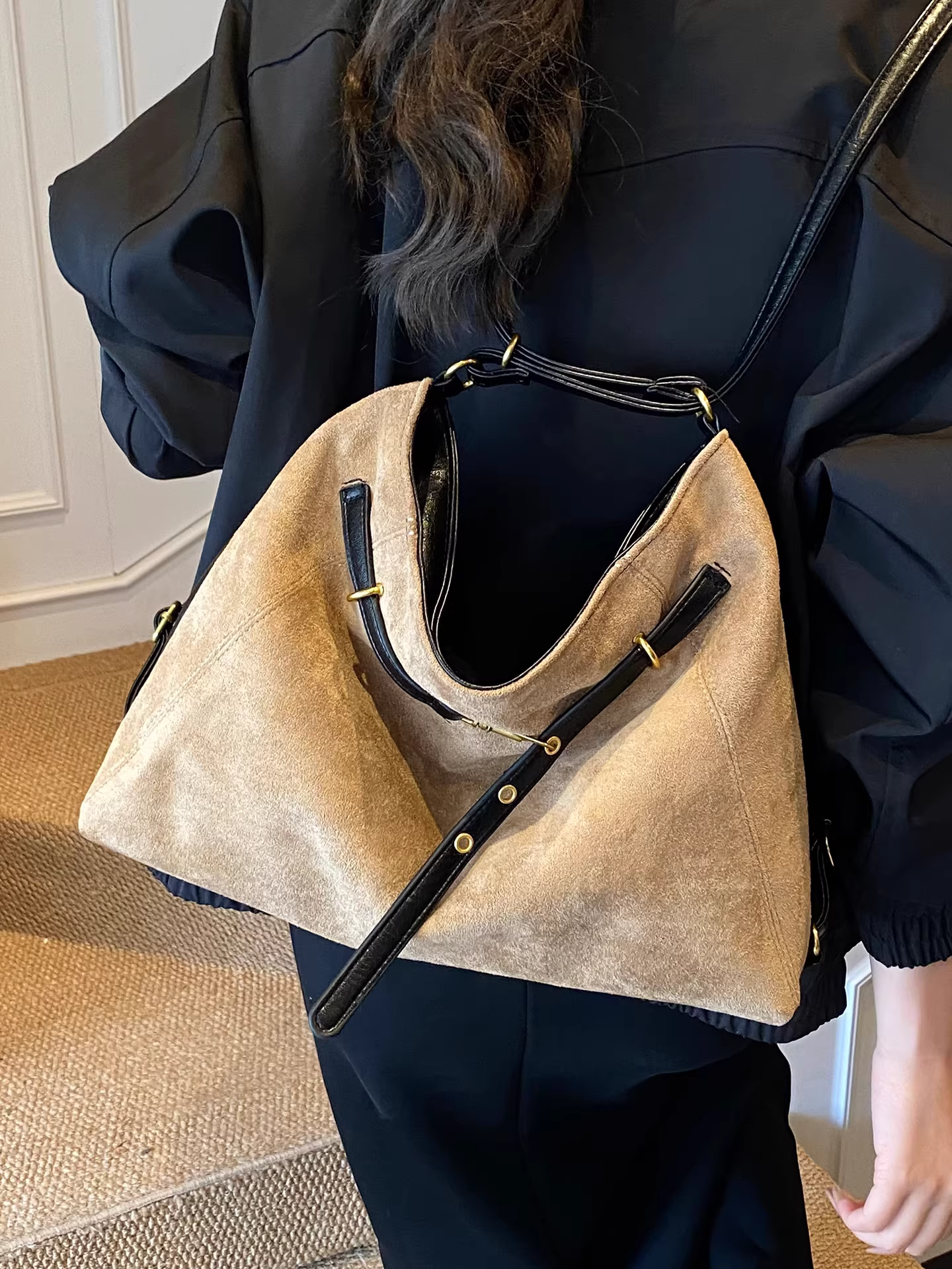 Túi da lộn dành cho nữ, sức chứa lớn, túi đeo vai thu đông 2025 mới, túi tote đi làm, ba lô đa năng.