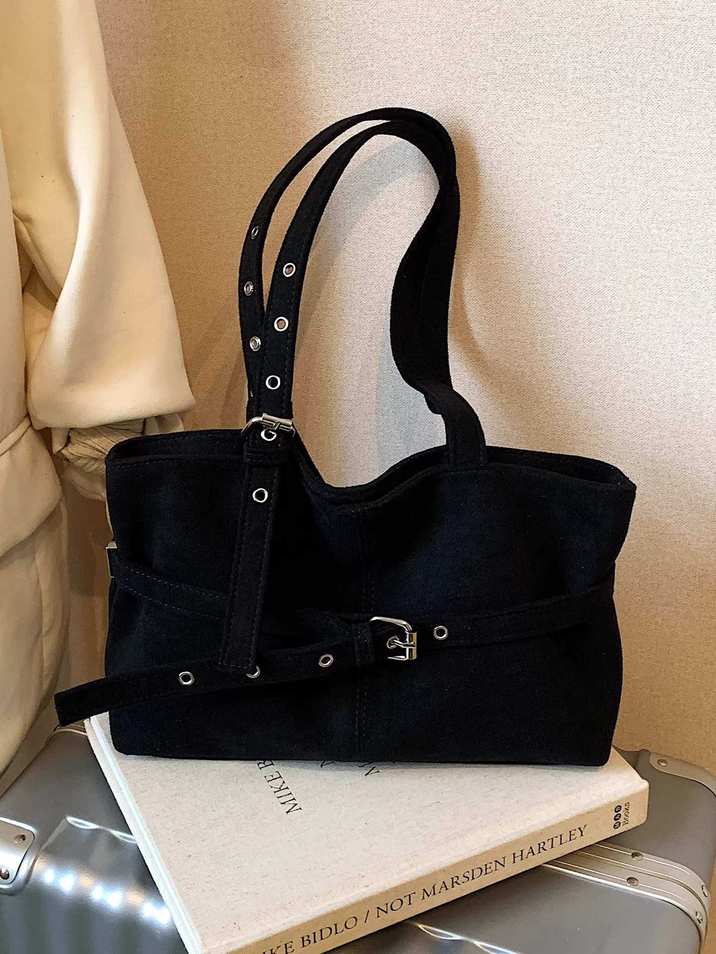 Túi da lộn nữ, dung tích lớn, mẫu mới thu đông 2025, đa năng, phong cách giản dị, đeo vai, kiểu retro, túi tote đi làm