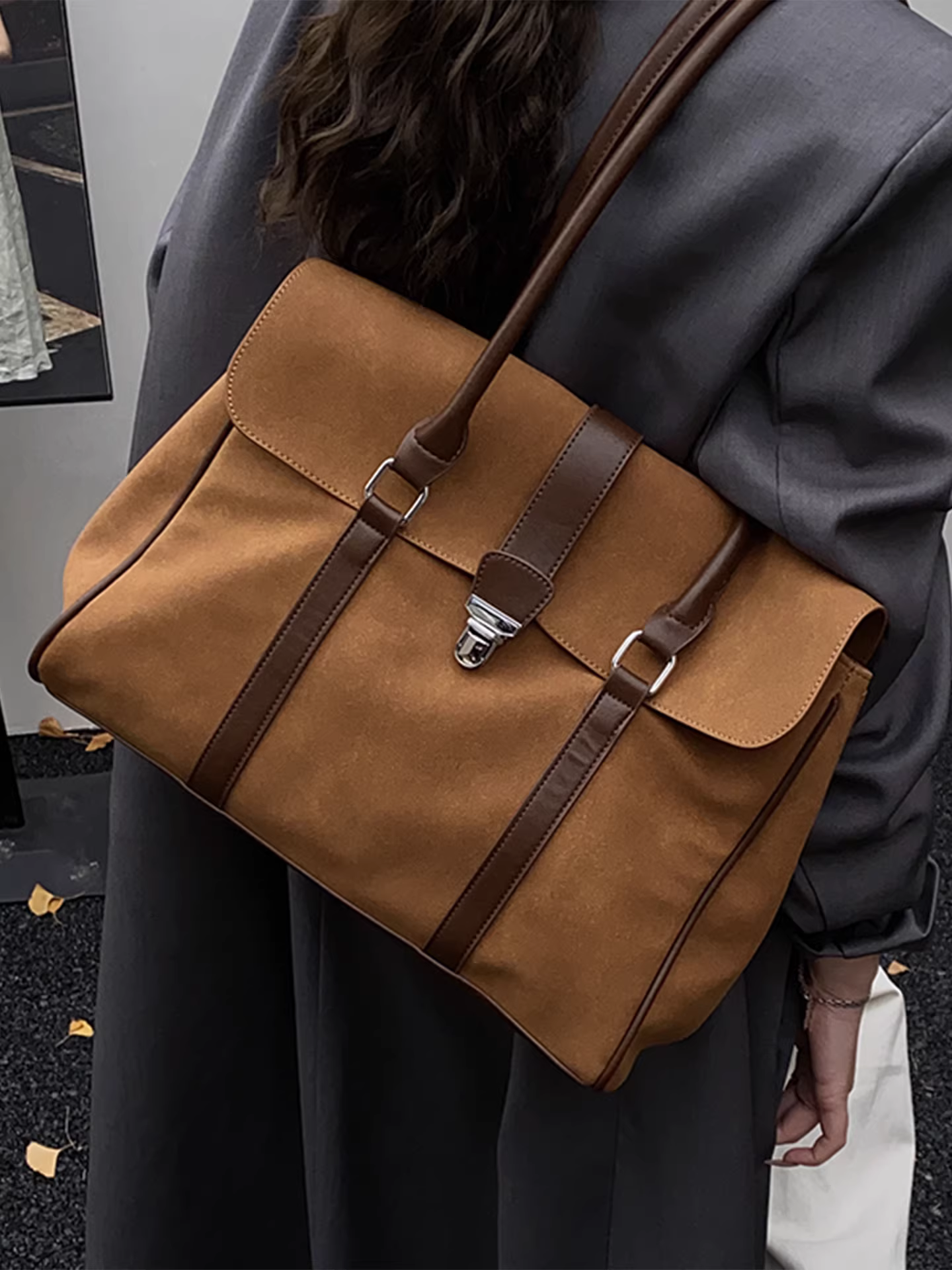 Túi xách nữ vintage mờ, dung tích lớn, mẫu mới thu đông 2025, đa năng đeo vai/nách, túi tote học sinh đi học.