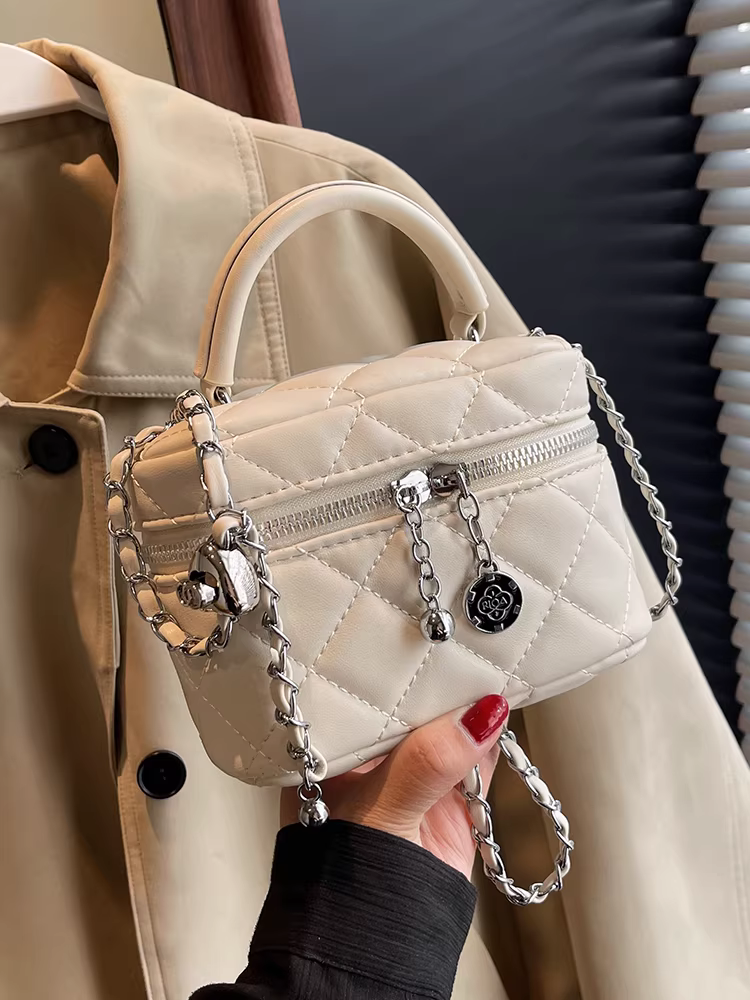 Túi mini cao cấp dành cho nữ 2025, mẫu mới thu đông, màu trắng, kiểu dáng độc đáo, phối dây xích, đeo chéo, cầm tay, kiểu xô