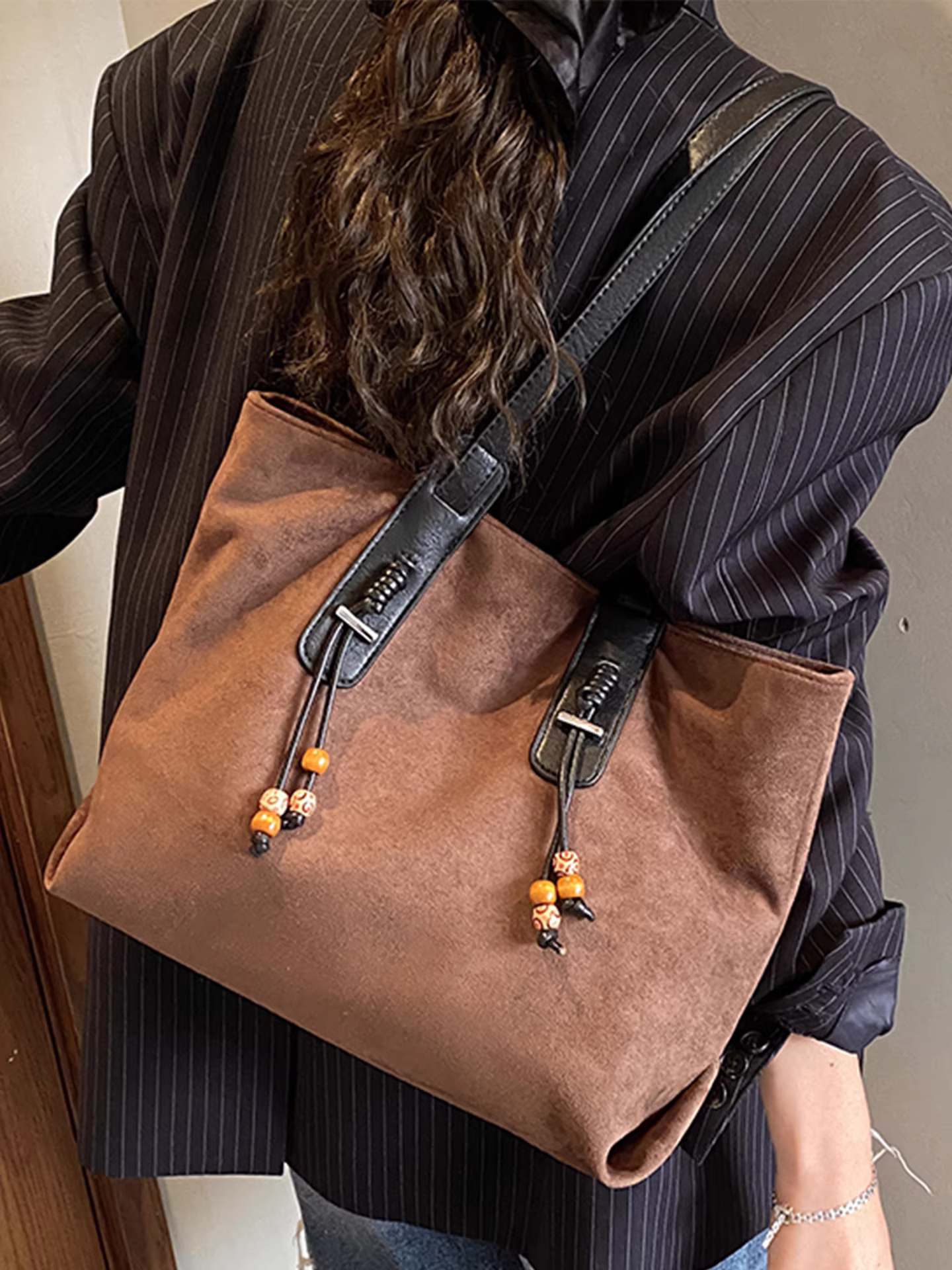 Túi da lộn dành cho nữ, sức chứa lớn, túi đeo vai cổ điển thu đông 2025 mới, chất liệu cao cấp, túi tote đi làm