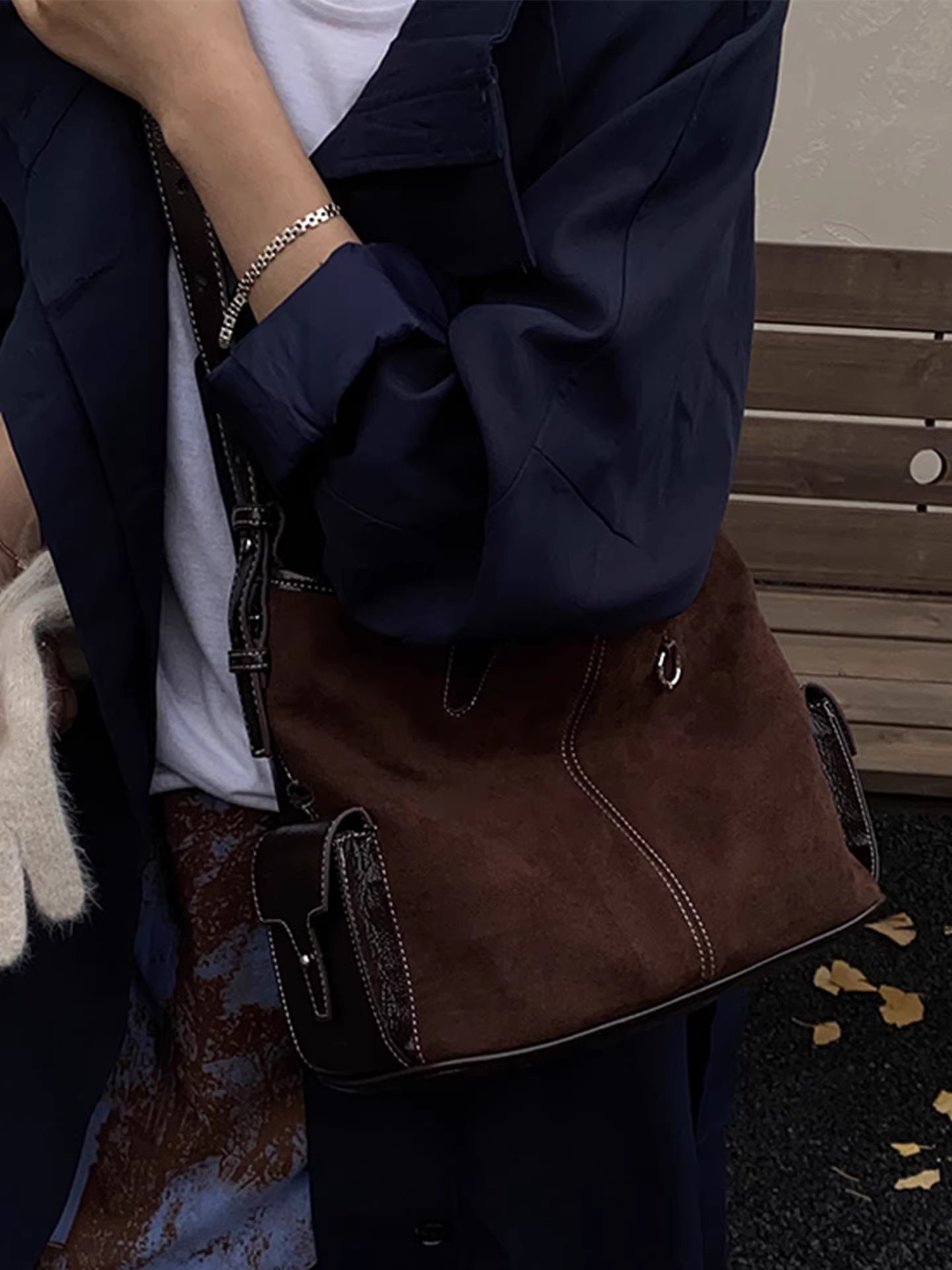 Túi xách nữ cỡ lớn mùa thu đông, đa năng, mẫu mới 2025, kiểu retro mờ, đeo vai/chéo, túi bucket thời thượng dành cho người đi làm