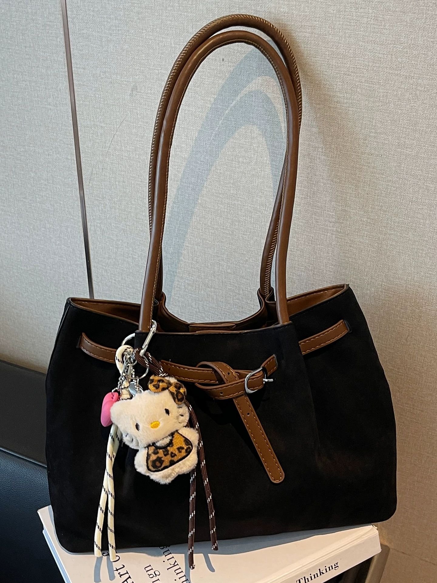 Túi da lộn nữ, dung tích lớn, mẫu mới thu đông 2025, đa năng, chất liệu lì, kiểu dáng retro, túi đeo vai, túi tote đi làm