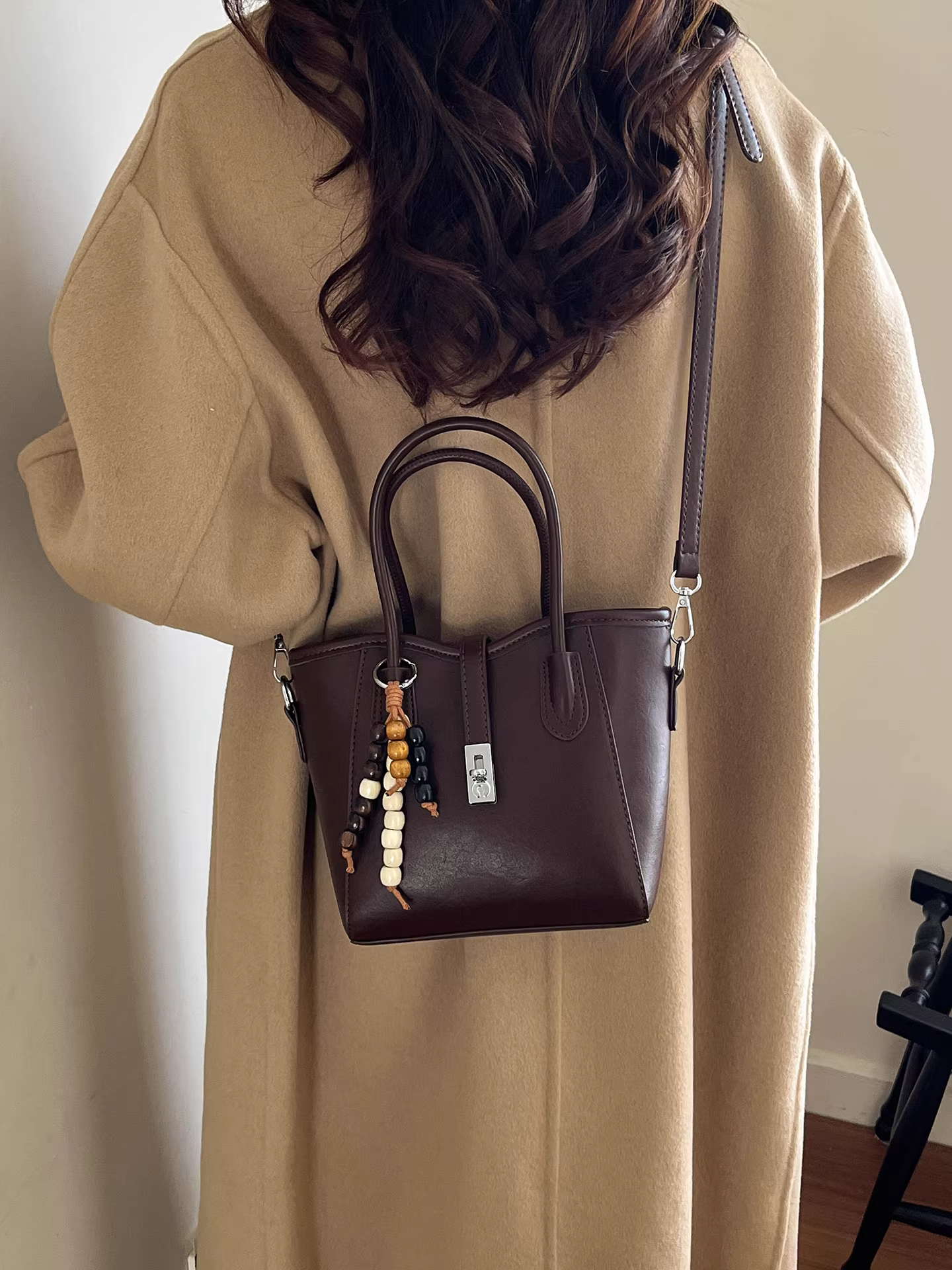 Những chiếc túi nhỏ phổ biến dành cho nữ trong mùa thu đông năm nay, túi đeo chéo vai đa năng kiểu retro 2025 mới siêu hot