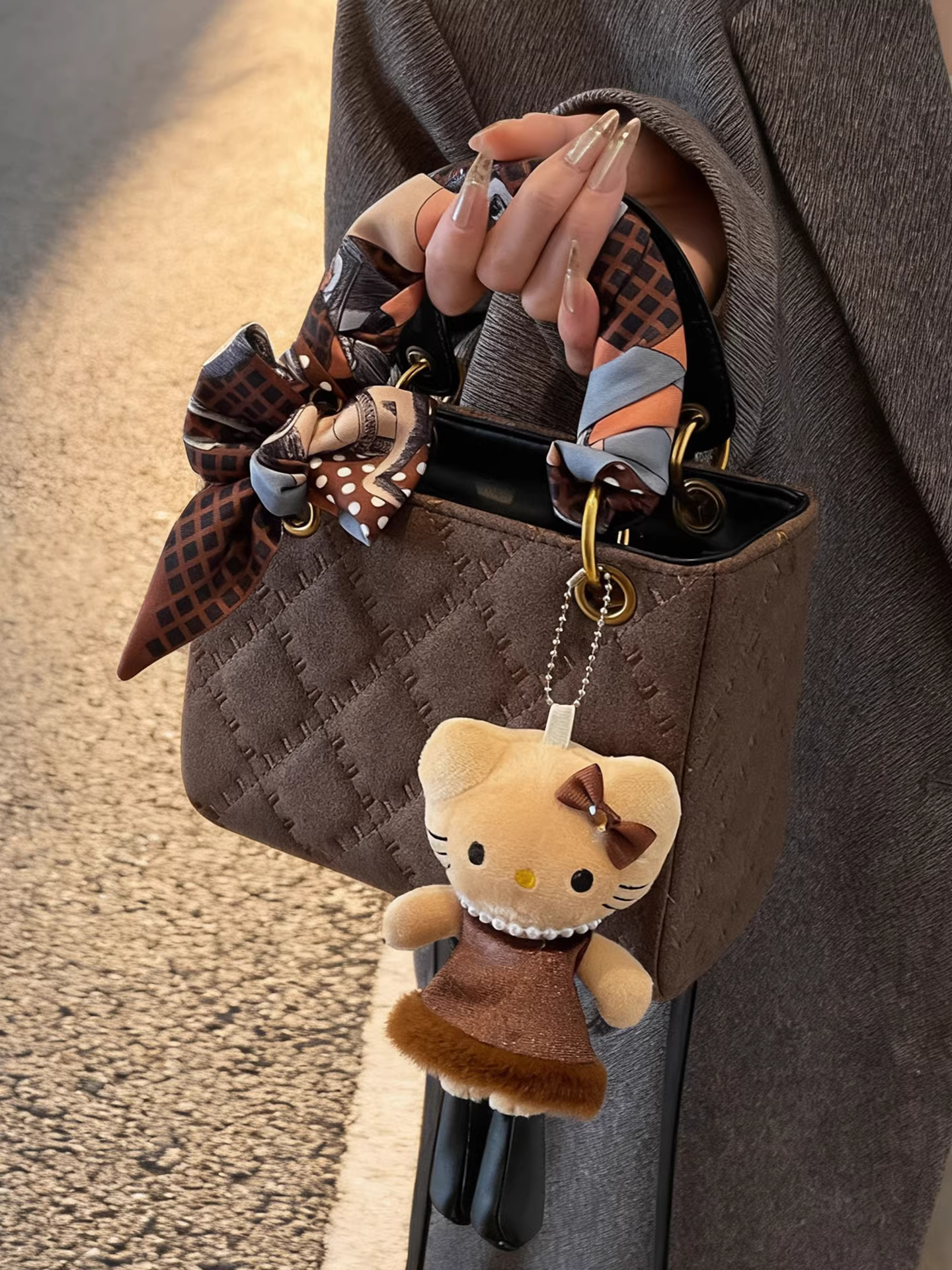 Túi nhỏ phong cách retro mờ nhám dành cho nữ, thời trang thu đông 2025 mới, túi đeo chéo siêu hot, túi xách đang thịnh hành trên mạng xã hội, túi công chúa Diana.