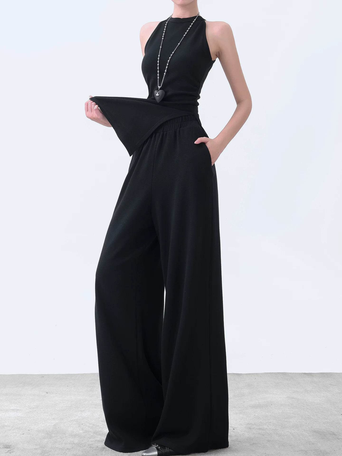 KEN STUDIO Bộ vest đen thanh lịch phong cách Hàn Quốc dành cho nữ, áo ba lỗ siêu ôm dáng và quần ống rộng dáng rộng.