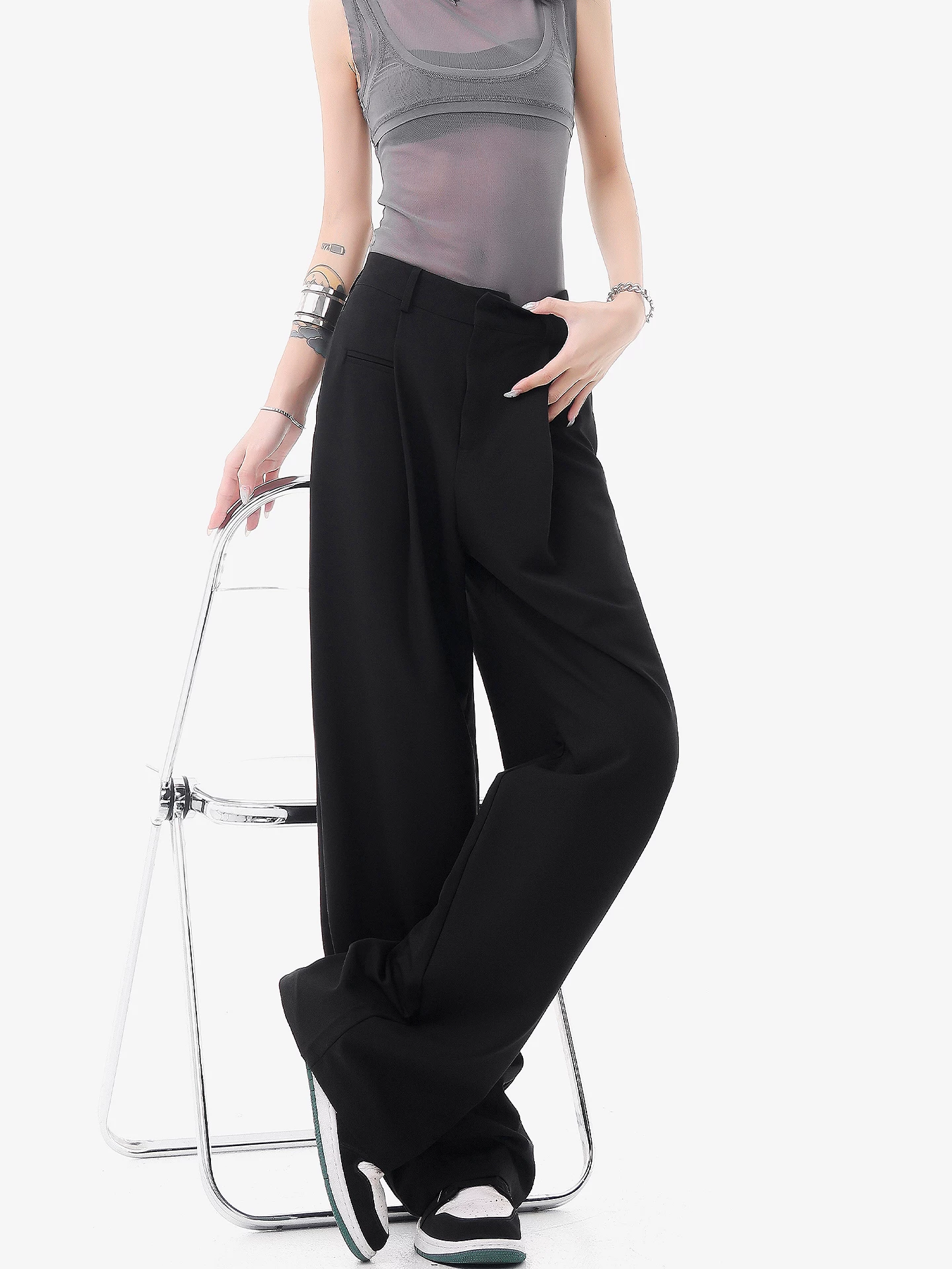 KEN STUDIO quần vest đen mới mùa hè dành cho nữ với thiết kế xếp nếp, quần ống đứng thông thường, quần âu.