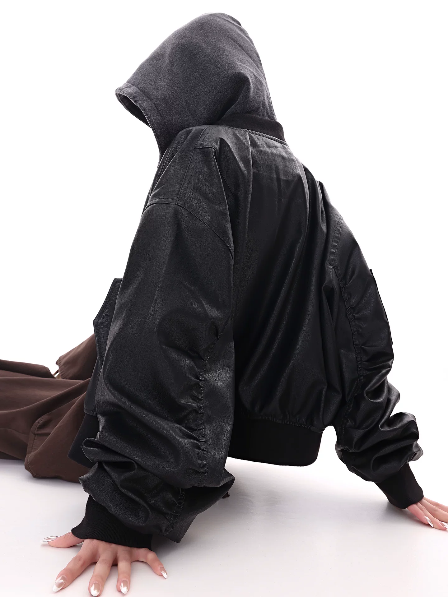 KEN STUDIO Áo khoác da có mũ trùm đầu màu đen mùa thu mới dành cho nữ, áo khoác cardigan ngắn kiểu cổ điển giản dị