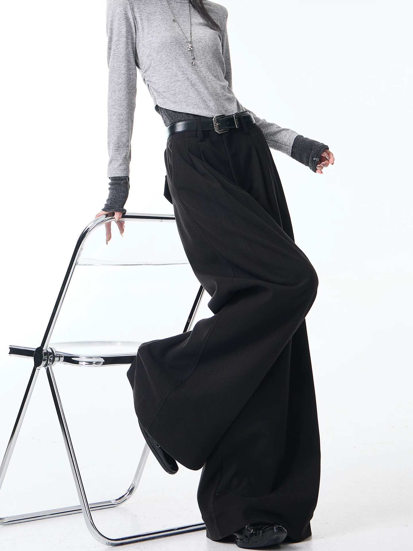 KEN STUDIO Quần tây ống rộng bằng len dày màu đen mới thu đông dành cho nữ, quần tây dáng rộng và xếp nếp, quần thường ngày