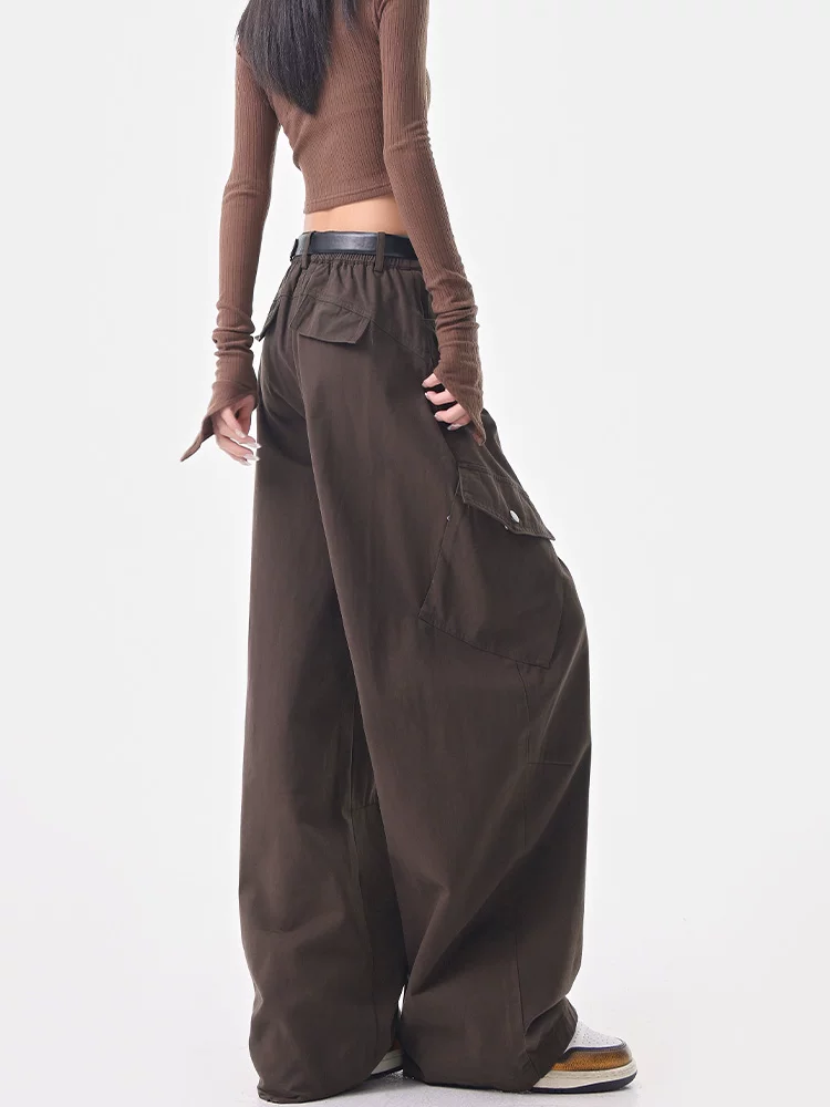 KEN STUDIO Quần cargo màu xám thu đông mới dành cho nữ với thiết kế túi chéo, quần ống rộng, quần kiểu scimitar