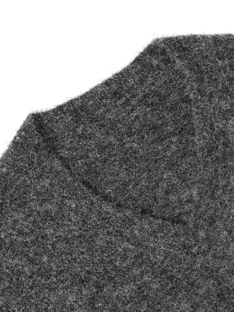 Bộ áo len dệt kim cổ V màu xám đậm thu đông mới của KEN STUDIO dành cho nữ, gồm áo dài tay rộng rãi và khăn quàng cổ, kiểu dáng thời trang