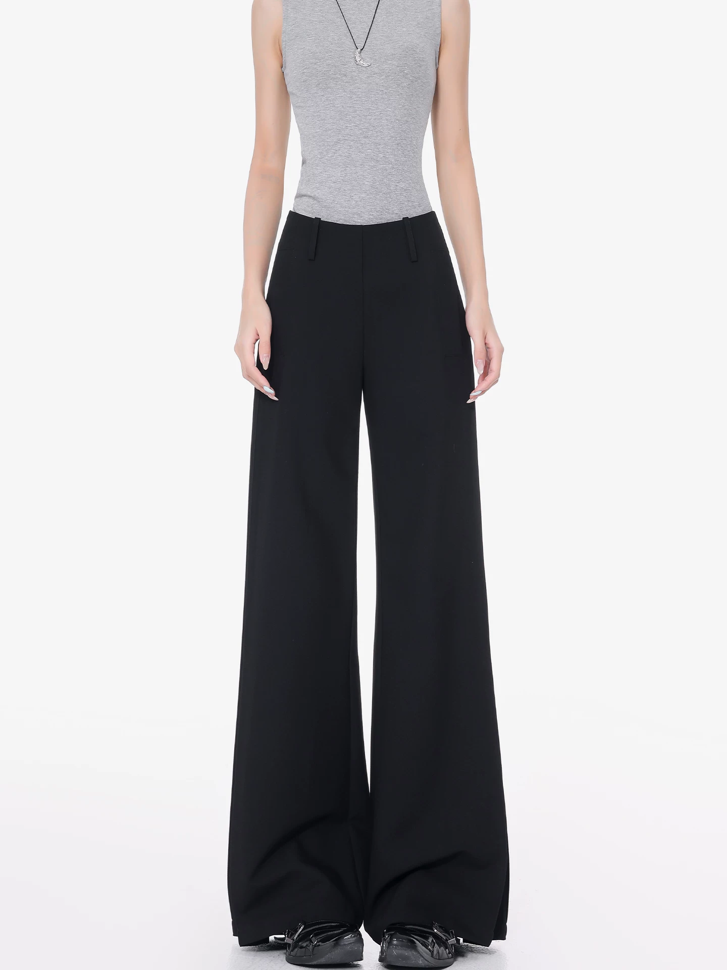 KEN STUDIO Xuân Thu Mới Quần âu ống loe màu đen dành cho nữ Quần dài ống rộng cạp thấp xếp nếp dài đến sàn