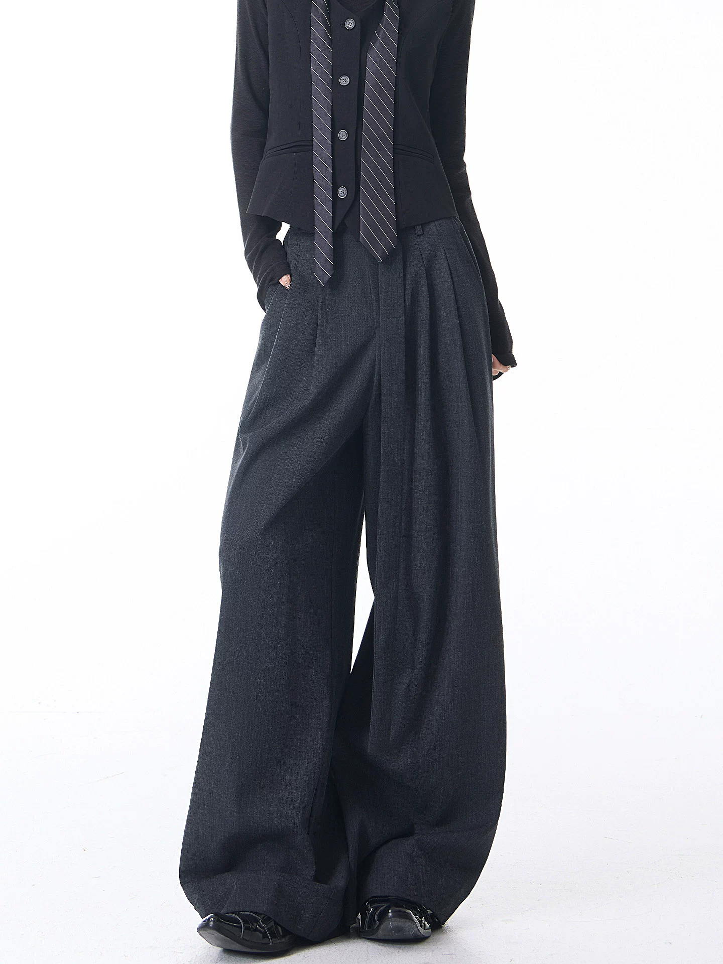 KEN STUDIO Xuân Thu Thiết kế thắt lưng mới Quần tây ống rộng dành cho nữ Quần dài xếp nếp eo cao giảm béo dài đến sàn