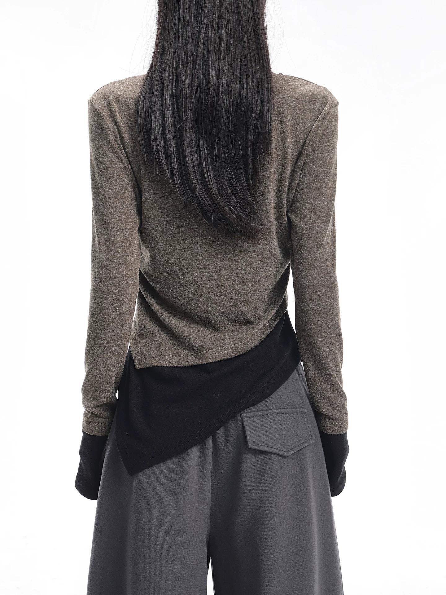 KEN STUDIO Áo thun dài tay mềm mại màu xanh quân đội mùa thu đông mới dành cho nữ với thiết kế giả hai mảnh và áo bên tr