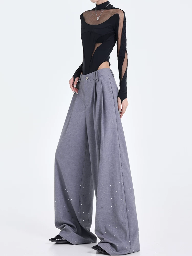 KEN STUDIO ban đầu đầu mùa thu mới màu xám xếp li thiết kế đính đá phù hợp với quần retro thẳng quần âu