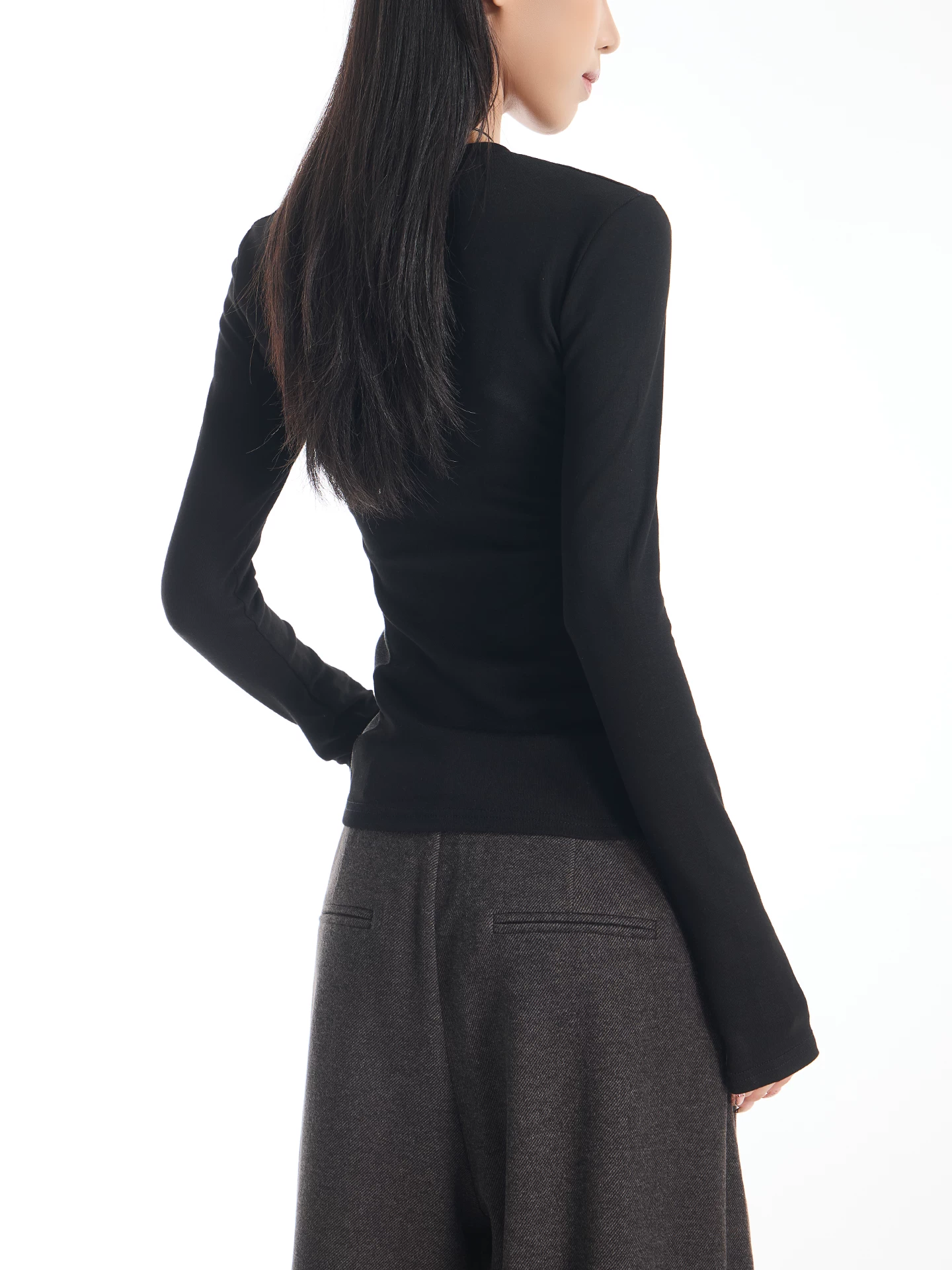 Áo thun dài tay cổ tròn màu sắc phối hợp gợi cảm của KEN STUDIO dành cho nữ, áo lớp trong có dây buộc eo chải kỹ mùa thu đông