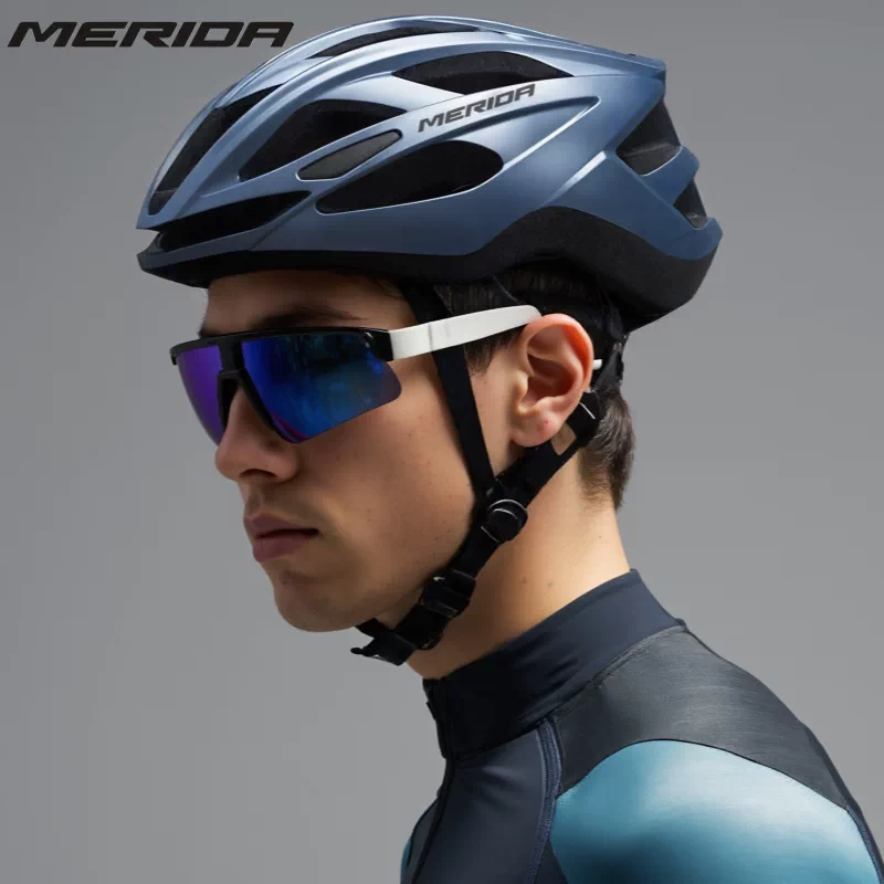 Mũ bảo hiểm xe đạp Merida là một thiết bị an toàn mũ bảo hiểm thoáng khí chống va chạm dành cho xe đạp leo núi một mảnh
