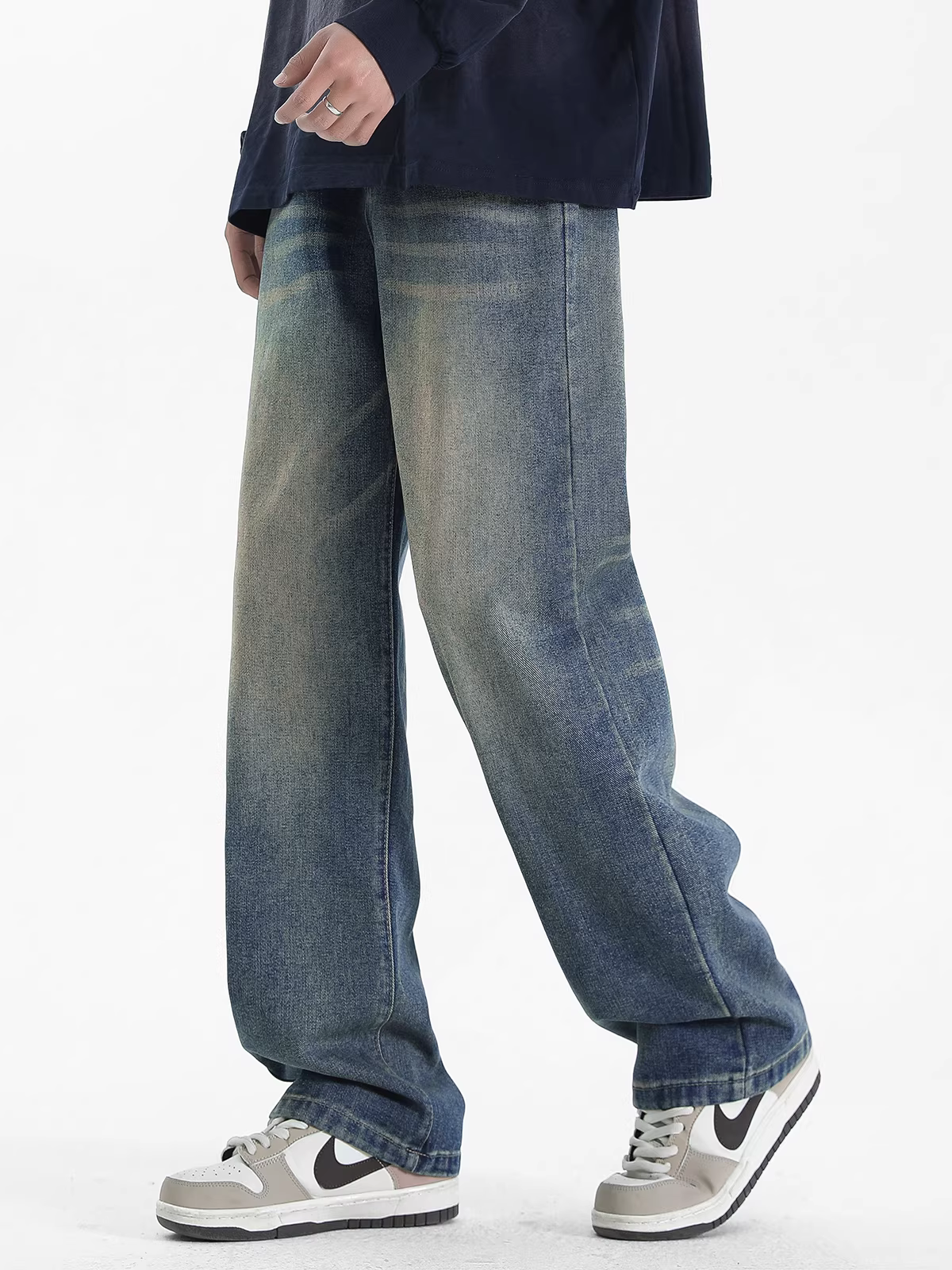 Quần jeans nam kiểu Mỹ cổ điển, xu hướng mới hè 2024, thương hiệu thời trang đường phố, kiểu dáng rộng thùng thình, xước rách, chất liệu washed.