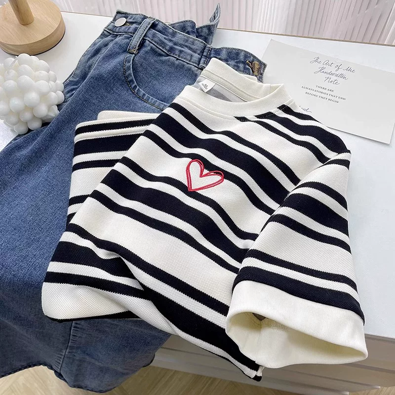 Cửa hàng~ Quầy hàng thương mại quốc tế có thương hiệu cắt mác, giá hời, áo thun ngắn tay sọc thời trang và trẻ trung, quần áo nữ mùa hè mới