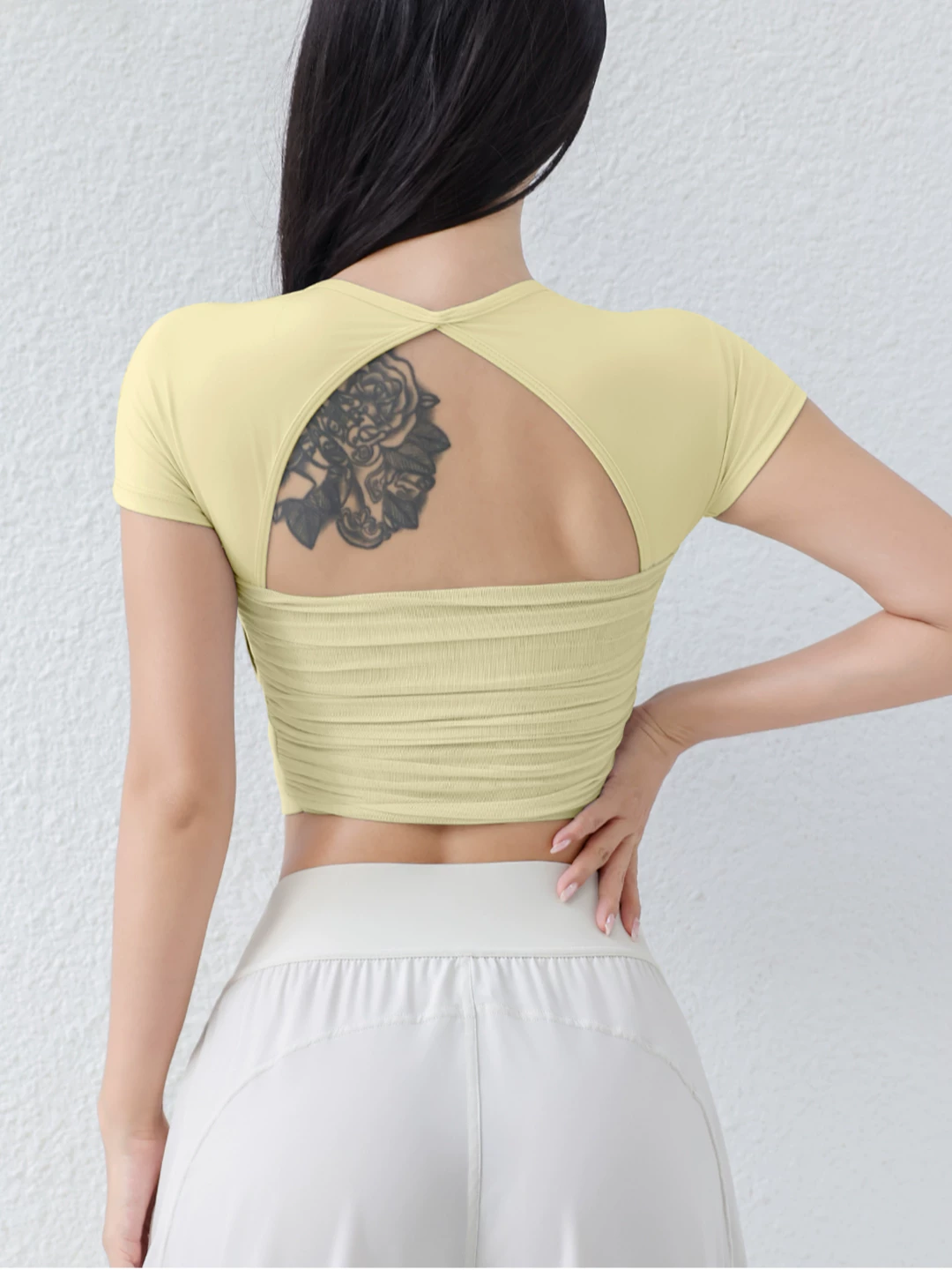 Áo tập yoga Jiumai Yipin có đệm ngực, tay ngắn, thiết kế lưng đẹp, thoáng khí, nhanh khô, giúp thon gọn vóc dáng, áo thể thao chạy bộ Pilates cho mùa hè.