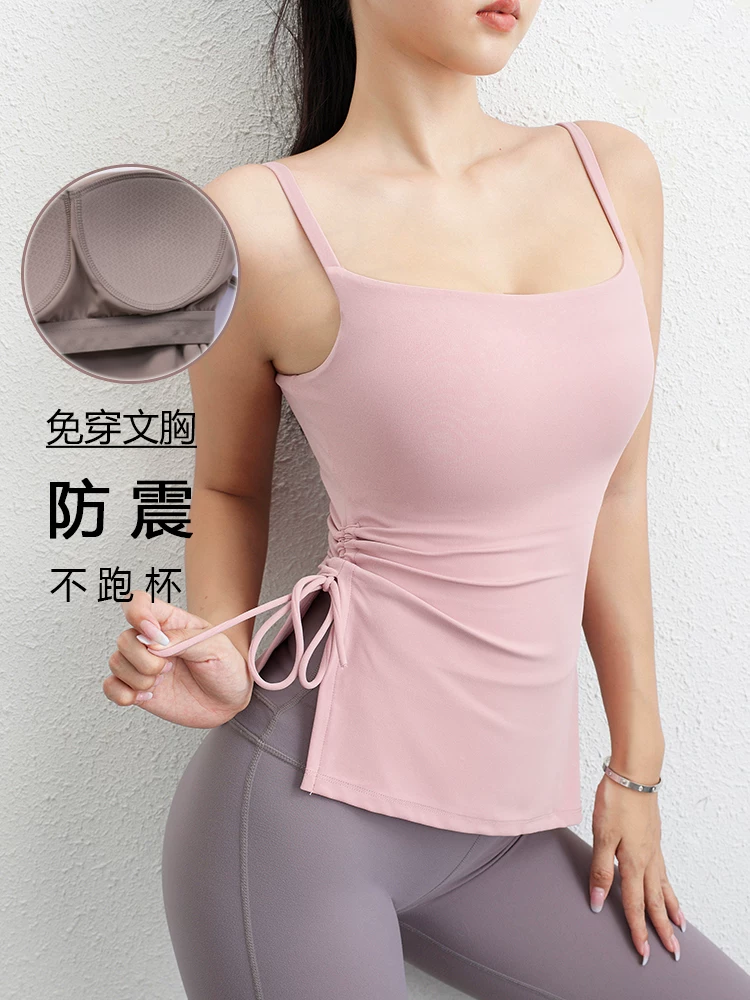 Jiumai Yipin Áo thể thao xếp ly một mặt kiểu dáng ôm sát, có khe hở bên hông, trang phục thể thao độc đáo dành cho nữ.