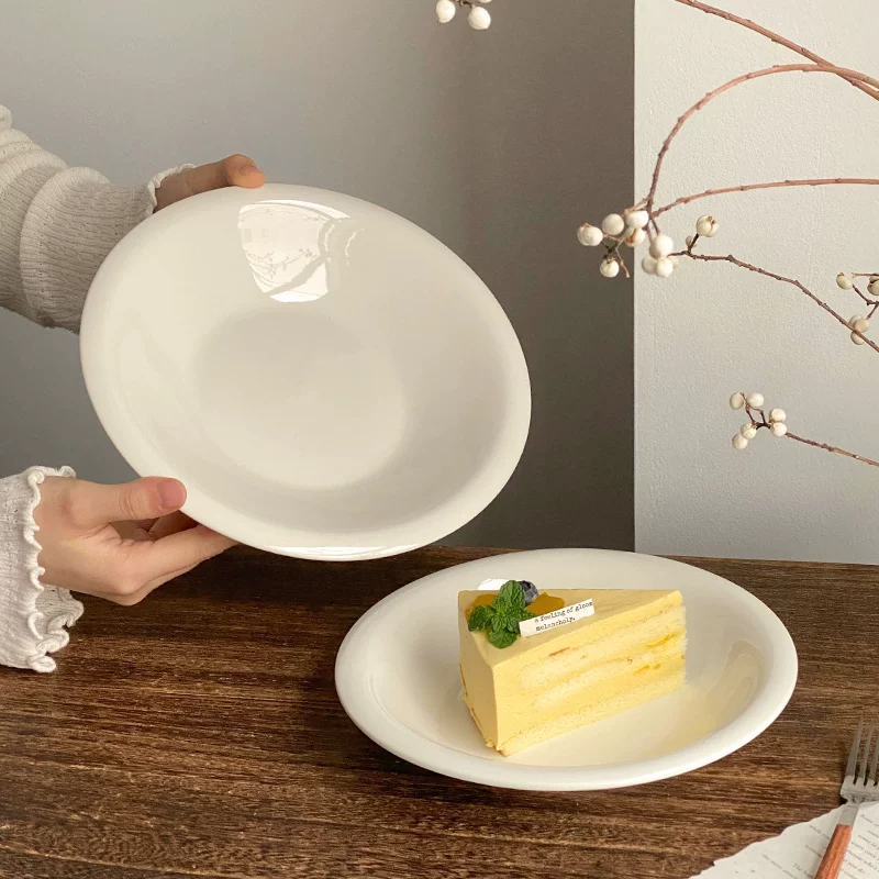 Đĩa tròn gốm sứ trắng đơn giản dùng trong gia đình, đĩa bánh ngọt, đĩa ăn nhẹ chiều, đĩa salad, đĩa ăn tối.