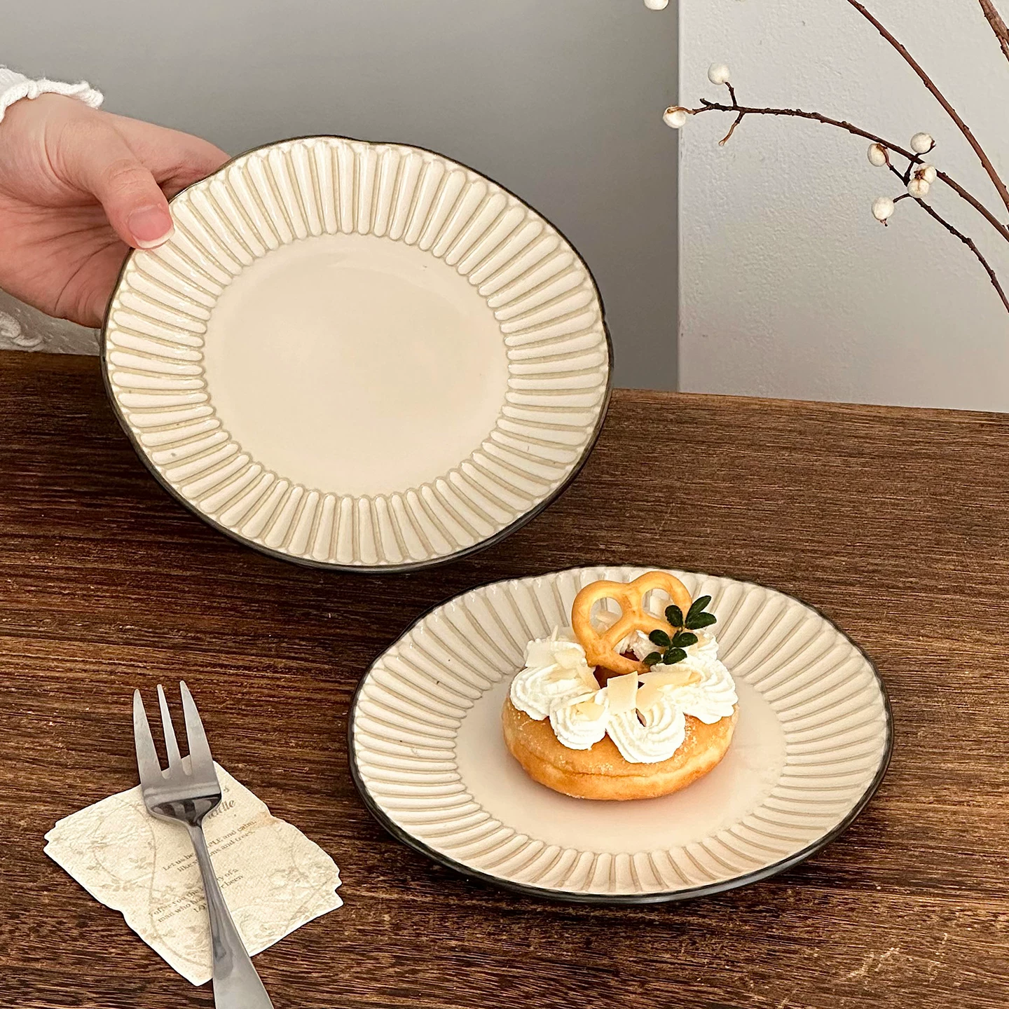 Đĩa gốm sứ nổi retro, đĩa bánh gia dụng, đĩa tráng miệng, đĩa ăn nhẹ trà chiều tinh tế, đĩa phẳng bất đối xứng