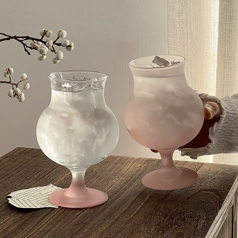 Ly thủy tinh cao màu hồng nhạt kiểu Pháp, vẻ đẹp thẩm mỹ cao, ly cocktail dễ thương, ly nước uống tạo không khí.