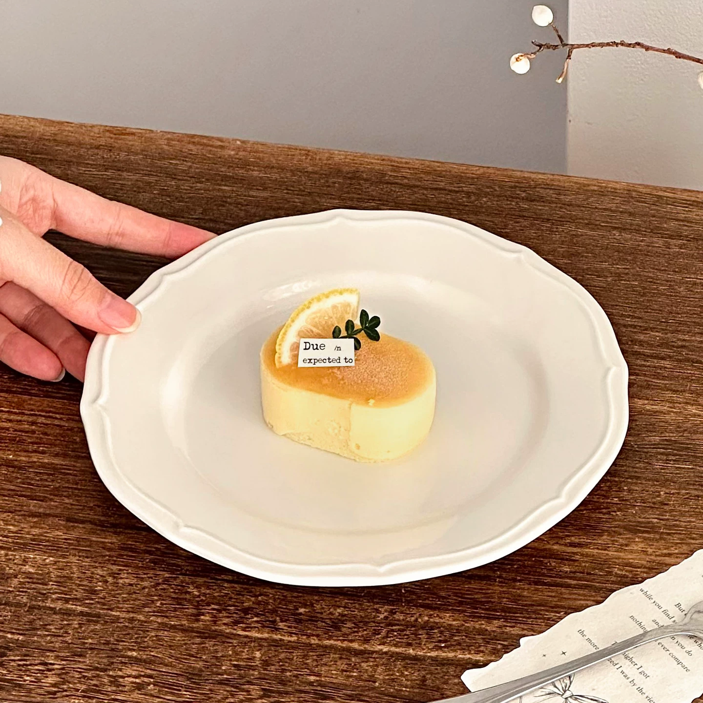 Đĩa bánh ngọt gốm sứ kiểu Pháp cổ điển, đĩa ăn sáng, đĩa ăn nhẹ trà chiều tinh tế, bộ đồ ăn cao cấp màu trắng