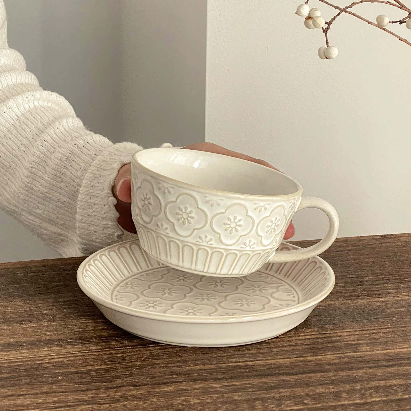 Bộ tách trà cà phê gốm sứ kiểu Pháp, chạm nổi, cổ điển, cao cấp, tinh tế, chuyên dụng cho espresso, latte art.