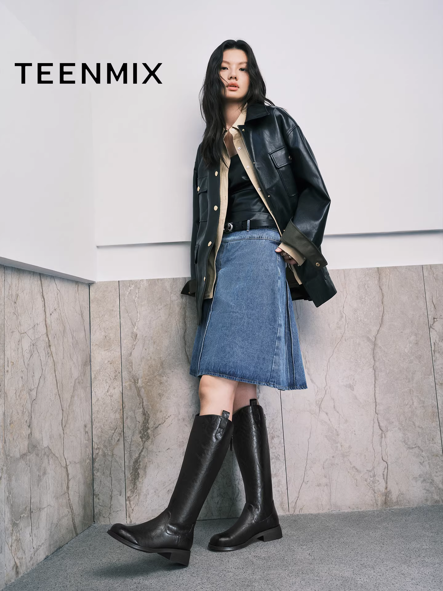 Giày bốt cưỡi ngựa lót lông cừu kiểu cổ chữ V đế dày cổ điển Tianmeiyi, bốt dài, bốt thời trang ống cao nữ, bốt da, kiểu mới mùa đông 2025.