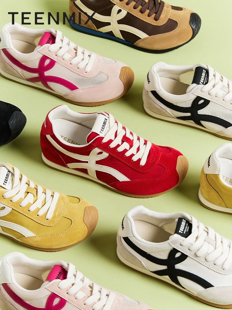 Wu Xuan Yi Tianmeiyi kẹo bánh sandwich cầu vồng đế dày tăng chiều cao theo phong cách retro màu đỏ Giày tập Agande giày thể thao mùa thu dành cho nữ