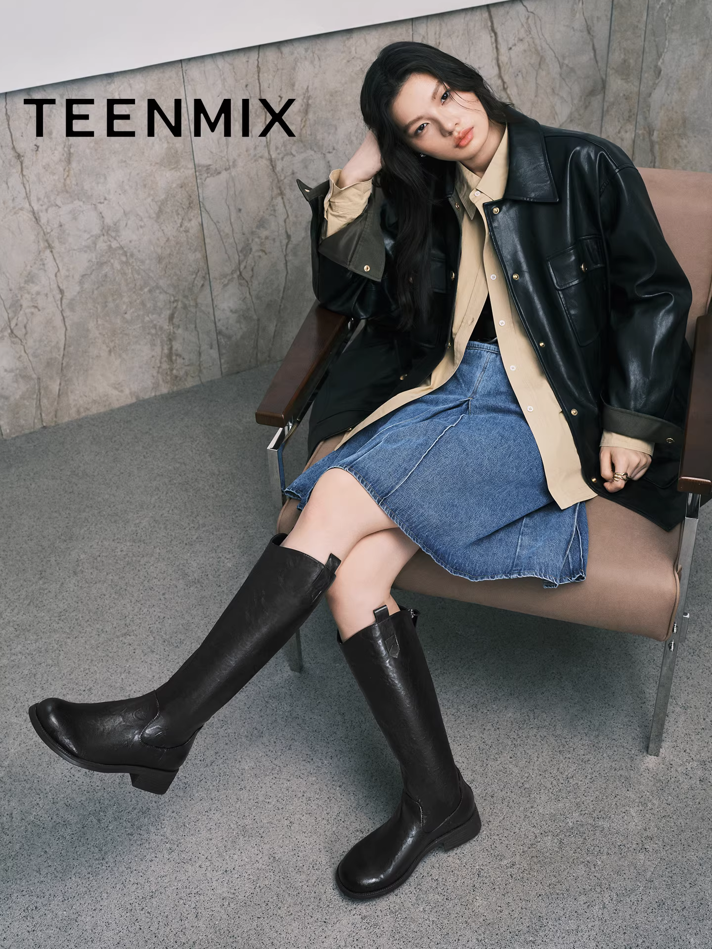 Giày bốt cưỡi ngựa lót lông cừu kiểu cổ chữ V đế dày cổ điển Tianmeiyi, bốt dài, bốt thời trang ống cao nữ, bốt da, kiểu mới mùa đông 2025.