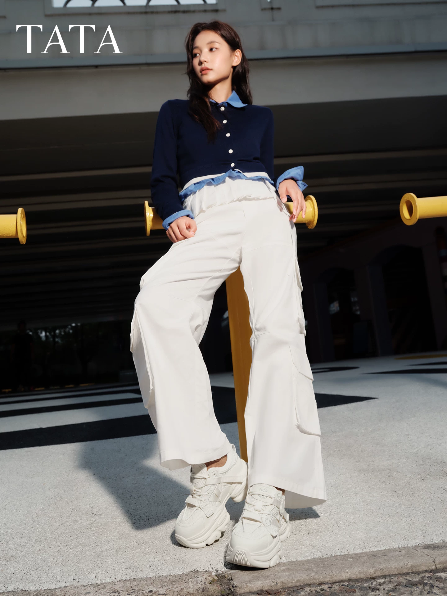 Giày nữ TATA bố giày thể thao lưới thoáng khí mới giày thể thao lót lông cừu giày tăng chiều cao thông thường CY205CM5