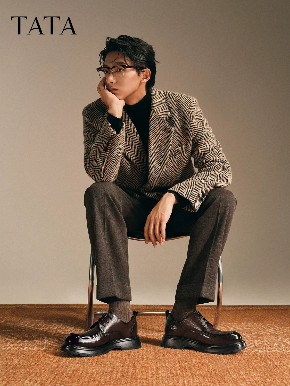 Giày nam TATA mùa đông 2025, giày công sở mới, màu trơn, đa năng, giày da thường, màu đen, giày tăng chiều cao