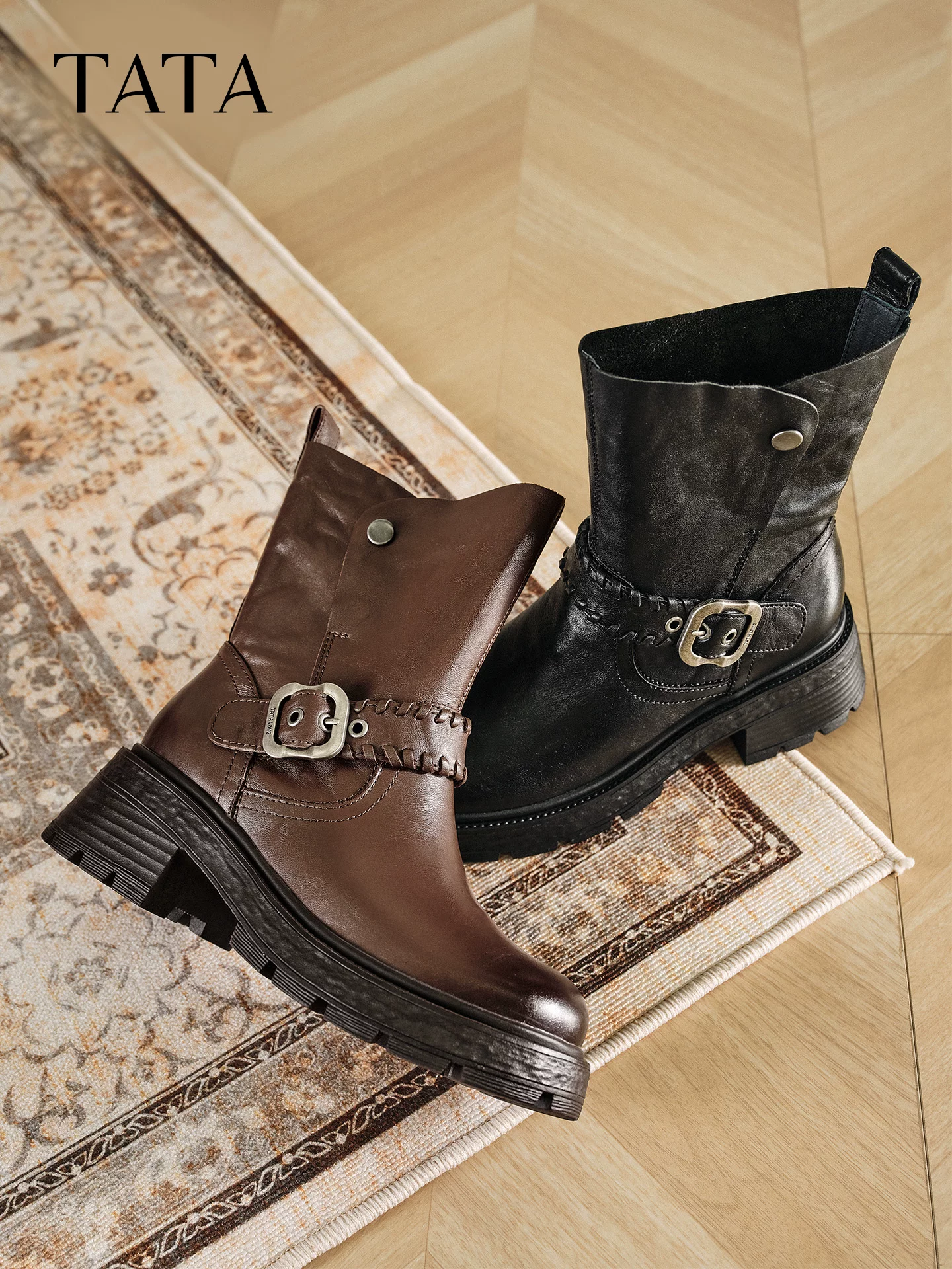Giày Bốt Nữ TATA 2025 Da Bò Giày Bốt Thời Trang Đa Năng Giày Bốt Trung Bình Giày Bốt Tây Đế Dày UWQ01DZ5