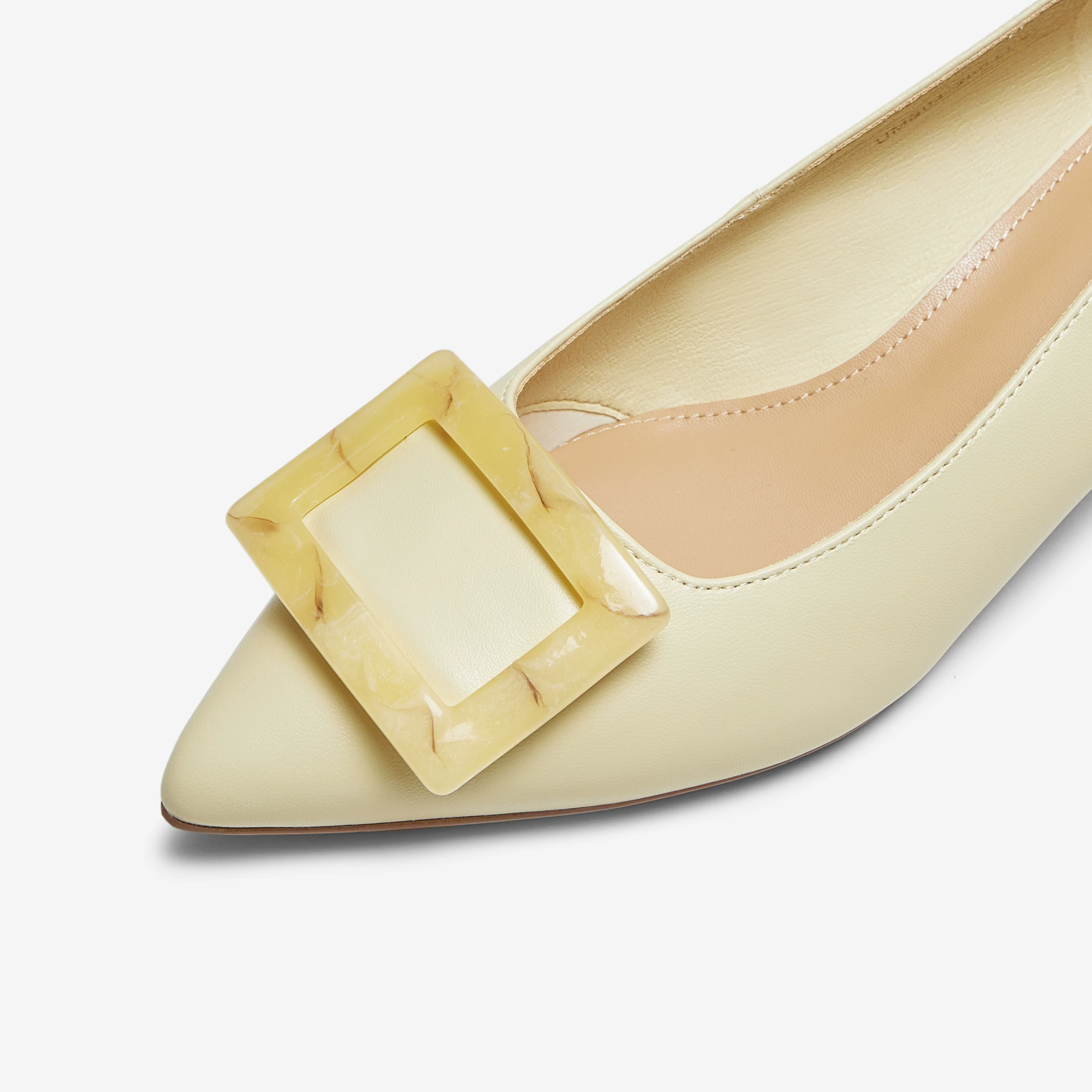 Giày nữ TATA Honey Cookie mùa đông 2025, nhẹ, thoáng khí, kiểu dáng thanh lịch, giày đơn, mũi nhọn, gót nhọn UMS04CQ5