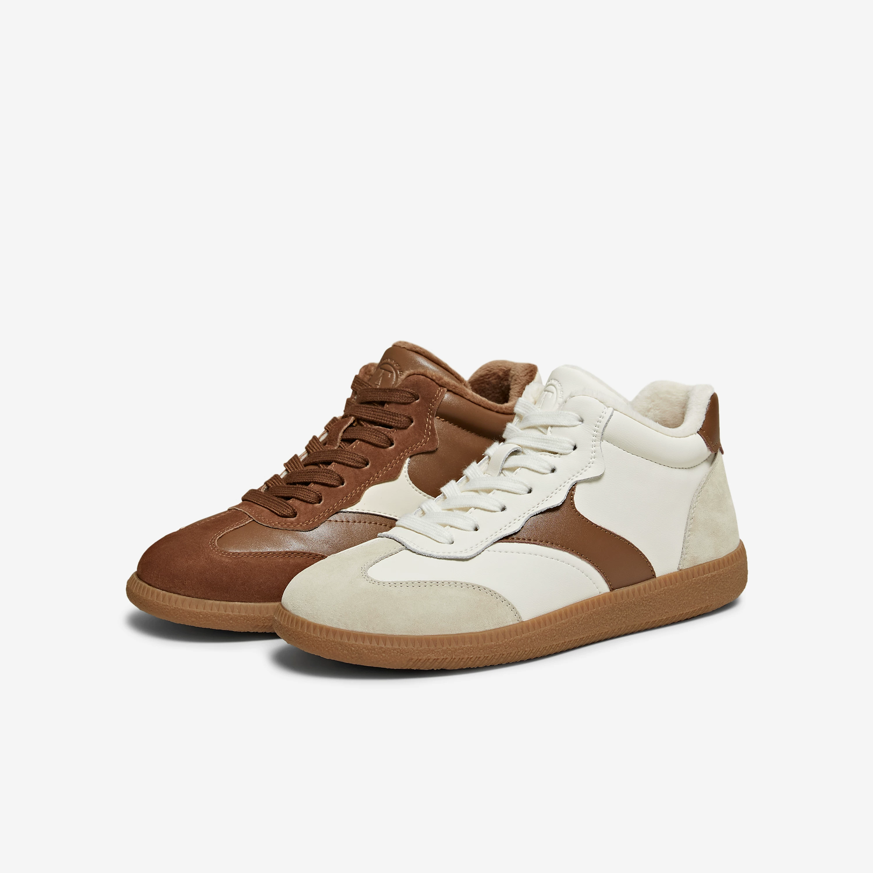 Giày Nữ TATA 2025 Mùa Đông Mới Giày Tập Đức Quốc Tế Giày Nữ Đa Năng Nhẹ Nhàng Thoải Mái Giày Thể Thao GHG03DM5