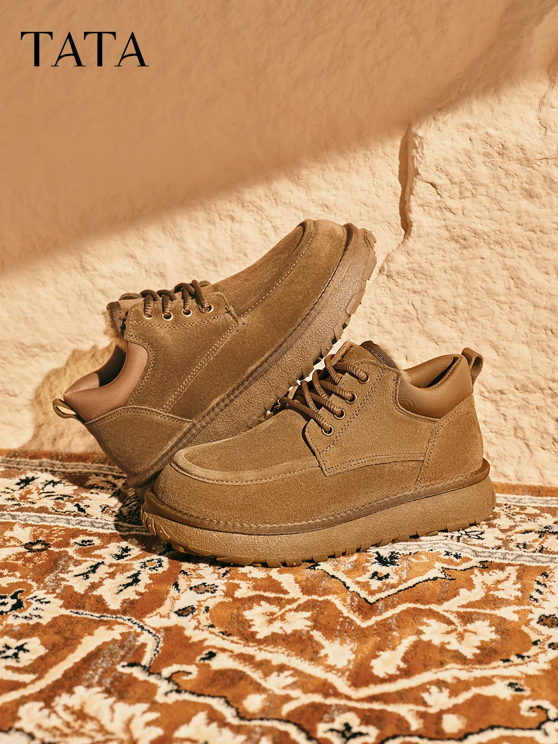 Giày bốt nam TATA mùa đông 2025 đa năng, chống lạnh, lót lông cừu, bốt cotton chống lạnh VPX01DD5