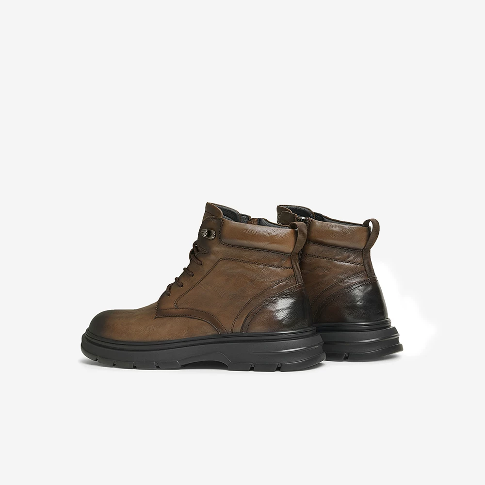 Giày boots nam TATA retro màu nâu, kiểu Martin, có lót lông, chất liệu da, kiểu dáng công sở, boots cổ ngắn, giày cao cổ, mẫu mới mùa đông 2024