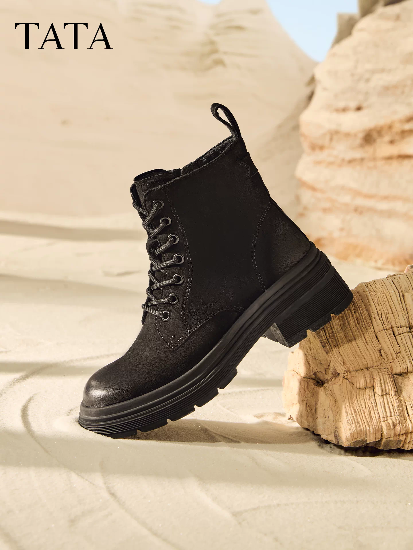 Giày bốt nữ TATA 2025 Giày bốt da cừu mùa đông Giày bốt đi làm Giày bốt Martin đế dày Giày bốt ngắn mới W3M04DD5