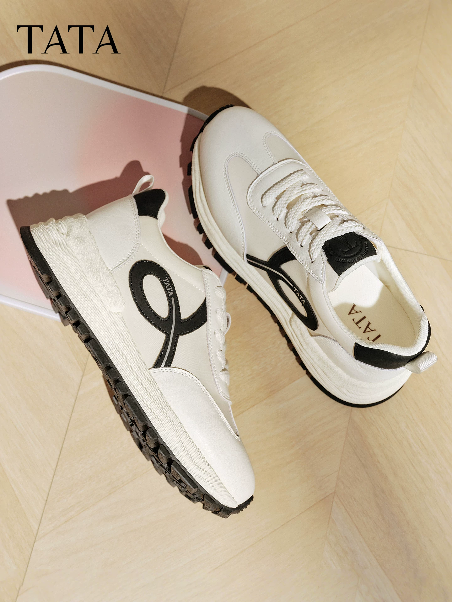 Giày nữ TATA mùa đông 2025, giày tập luyện Đức, giày thể thao nữ thời trang, mẫu mới WPC10CM5