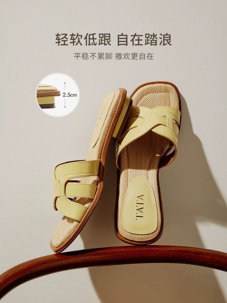 Dép nữ kiểu Pháp TATA, dép quai ngang thanh lịch đi ngoài trời, mẫu mới hè 2025 7H901BT5