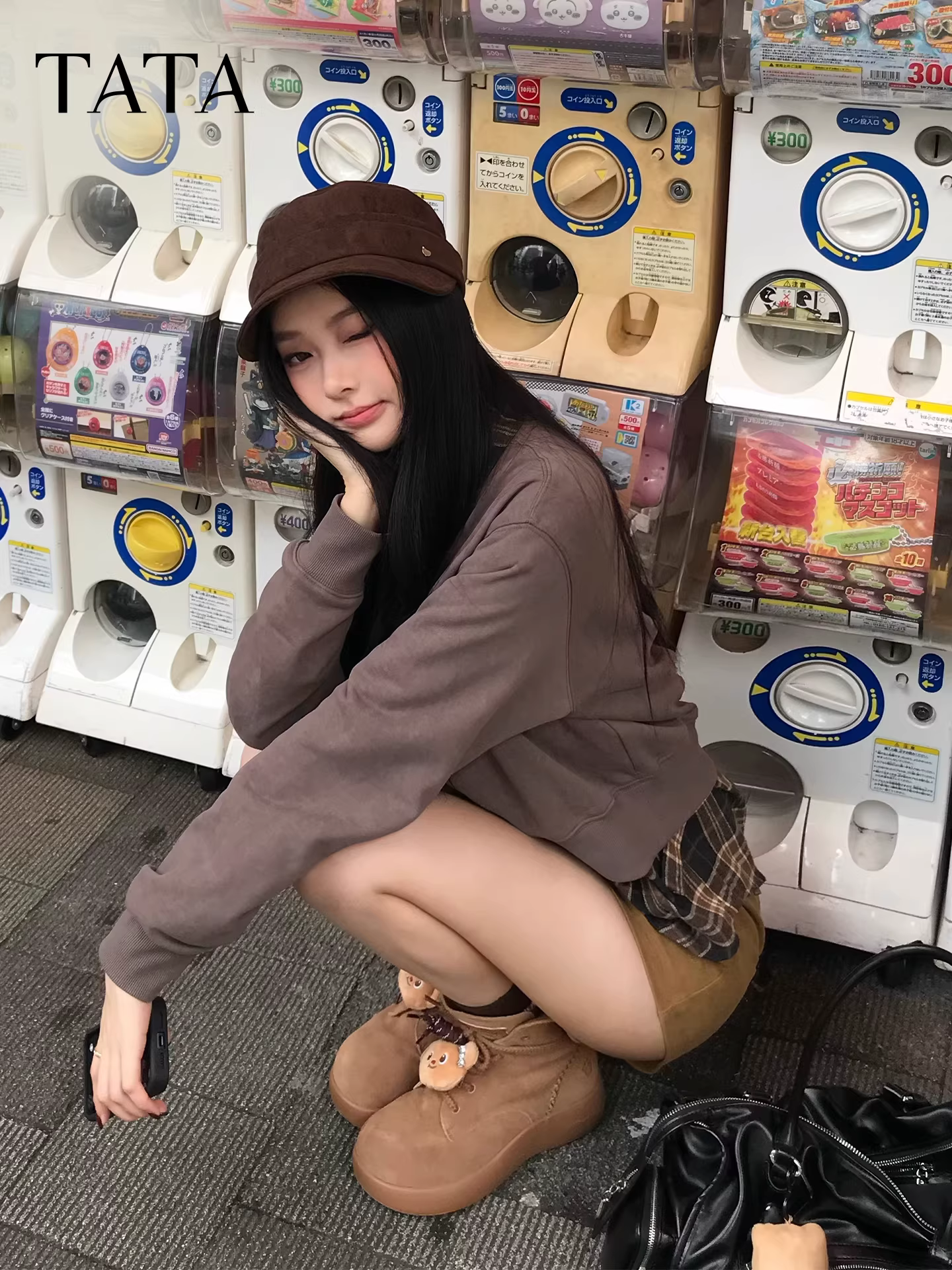 Giày bốt đi tuyết TATA Butter Bear Giày bốt mùa đông nữ có lông bông đế dày Giày bốt sang trọng ấm áp 4RY02DD5