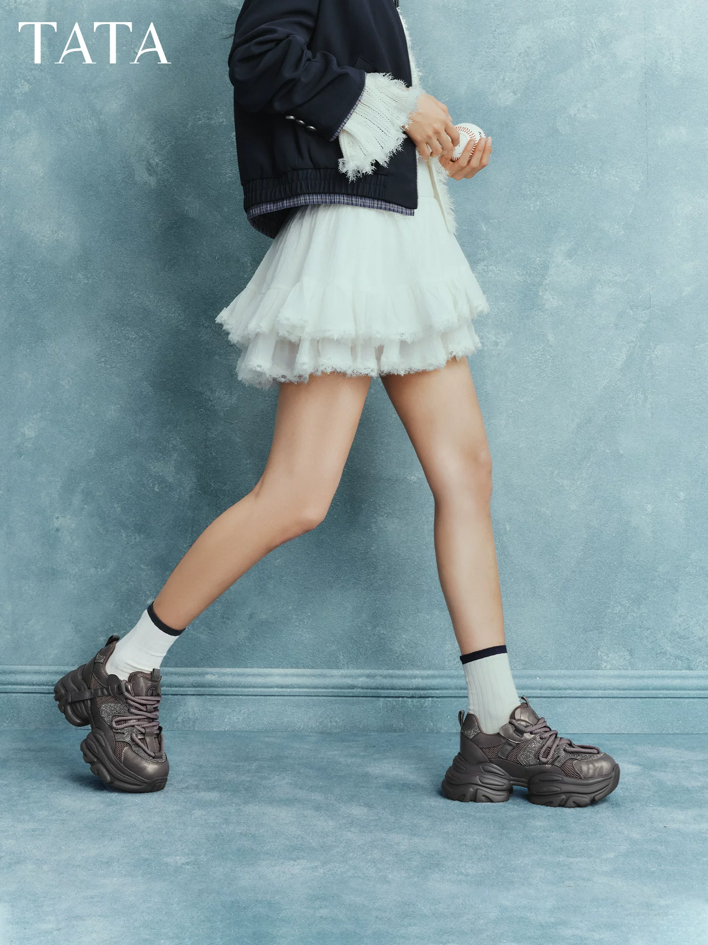 Giày nữ TATA Roaming có lót lông cừu, giày thể thao thông thường, giày bố đế dày tăng chiều cao đa năng CY214AM6