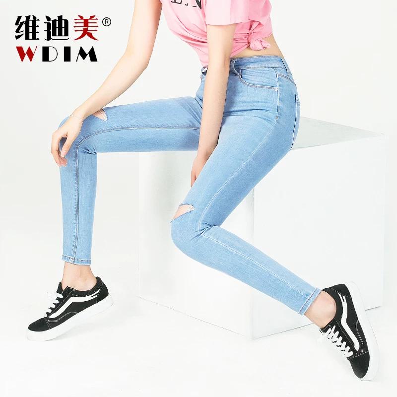 Quần jean nữ cạp cao xuân thu 2025 kiểu dáng ôm sát, ống ngắn, rách nhẹ, màu xanh nhạt, phong cách mỏng nhẹ
