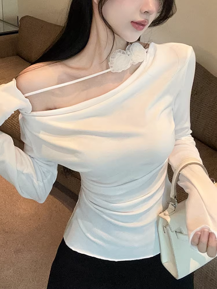 Áo thun trắng dài tay cổ tròn dành cho nữ, áo lót mùa xuân thu, kiểu dáng thời trang và quyến rũ, áo kiểu trưởng thành và sang trọng.