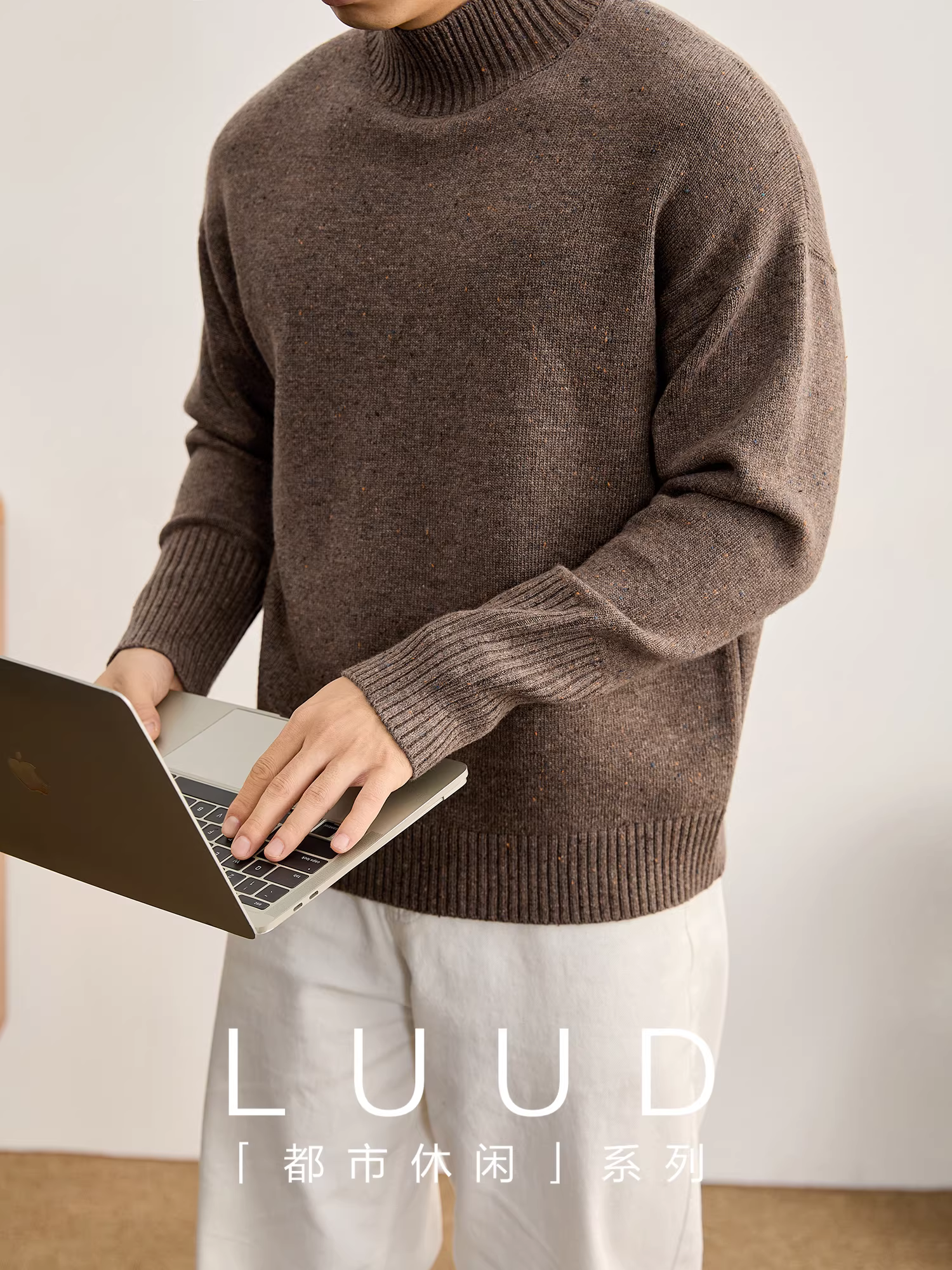 Áo len nam chất liệu len pha nhiều màu, dệt jacquard mềm mại, kiểu dáng thời trang sang trọng, cổ lọ, mặc lót mùa đông.